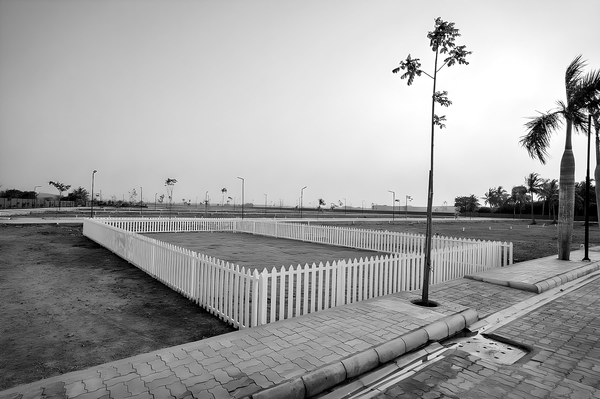 A model plot with a fenced lawn at Paulsn Gardens